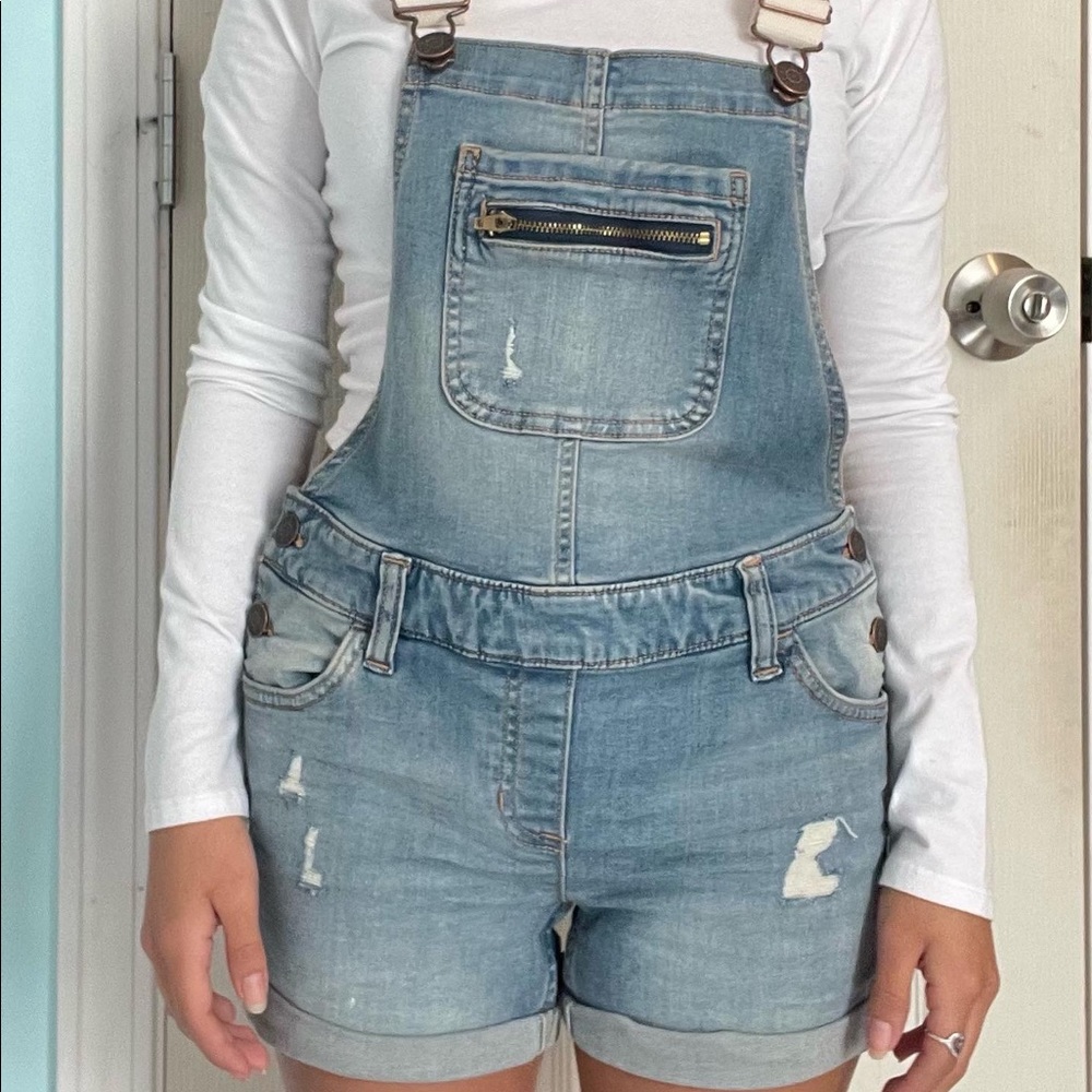 Short overalls